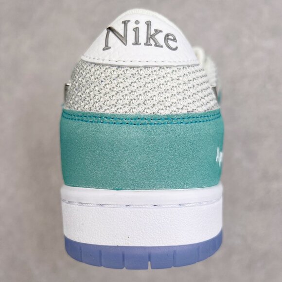 Nike SB Dunk Low x April Skateboards Turbo Green🐗 - Picture 8 of 9